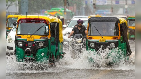 8 घंटों की बारिश से तरबतर हुई दिल्ली, नोएडा-गाजियाबाद में सड़कें बनीं तालाब, उत्तराखंड-हिमाचल में अलर्ट
