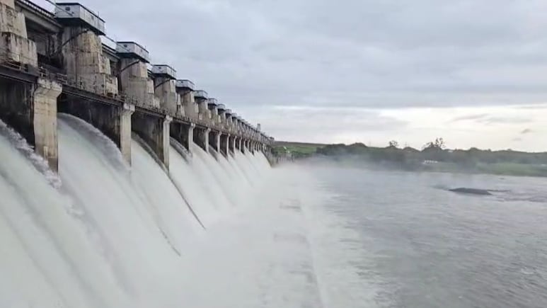 Jayakwadi Dam : मोठी बातमी! जायकवाडी धरणाचे आपत्कालीन दरवाजे उघडले; गोदाकाठच्यांना सतर्कतेचा इशारा