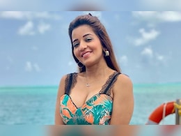 मोनालिसा के हरतालिका तीज लुक ने फैंस को बनाया दीवाना, गुलाबी साड़ी, सोने के गहने और सिंदूर में तस्वीरें वायरल मोनालिसा के हरतालिका तीज लुक ने फैंस को बनाया दीवाना, गुलाबी साड़ी, सोने के गहने और सिंदूर में तस्वीरें वायरल