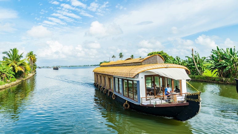 6 South Indian Backwater Destinations Beyond Alleppey Worth Visiting