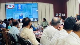 मुख्य सचिव सुधांश पंत ने अधिकारियों को लगाई फटकार, कहा- पद को दिमाग में मत घुसने दीजिए... बिगड़ सकता है दिमाग