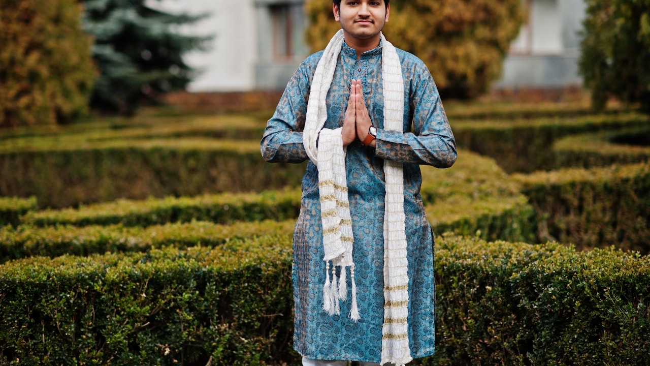 Pick The Right Sherwani Colour For Day Vs Night Weddings