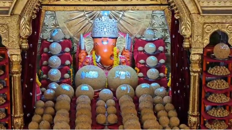 Ganesh Chaturthi: मोती डूंगरी मंदिर में सवा लाख मोदकों से सजी झांकी, जयपुर में गूंजे बप्पा मोरया के जयकारे