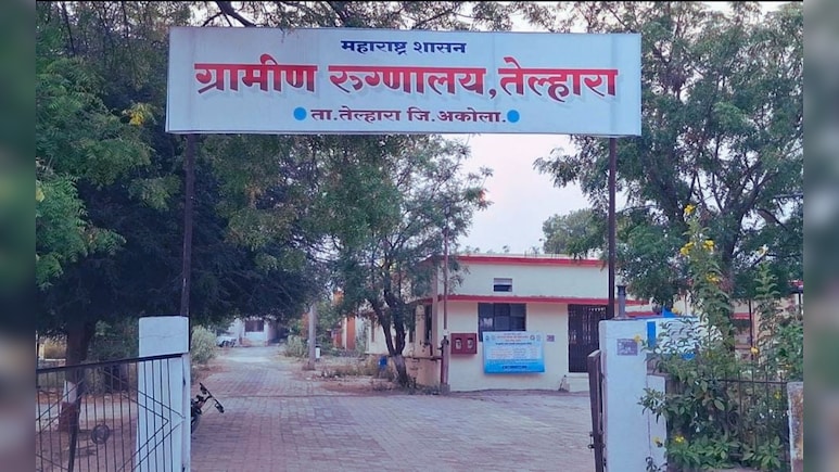 Akola News : घराचं बांधकाम सुरू असताना 15 मजुरांना विजेचा झटका, एकाचा मृत्यू Akola News : घराचं बांधकाम सुरू असताना 15 मजुरांना विजेचा झटका, एकाचा मृत्यू