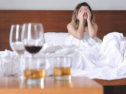 जाना है ऑफिस और नहीं उतर रहा है हैंगओवर, अपनाएं ये 7 टिप्स | Home Remedies for Hangover