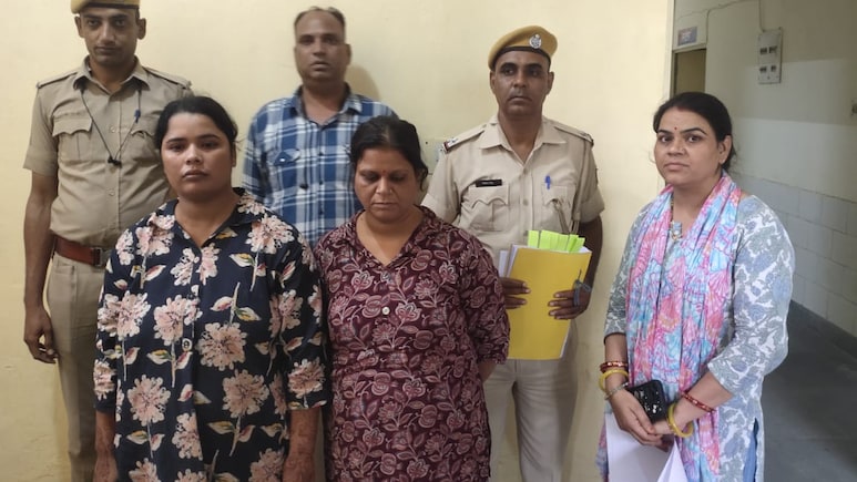 सास-बहू ने अपने ही घर में कर डाली 35 लाख की चोरी, वजह हैरान करने वाली... पुलिस को हुआ था शक सास-बहू ने अपने ही घर में कर डाली 35 लाख की चोरी, वजह हैरान करने वाली... पुलिस को हुआ था शक