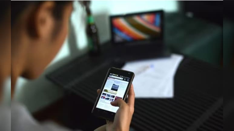 Russia Scrutinises Online Behavior, Bans "Extremist" Content Russia Scrutinises Online Behavior, Bans "Extremist" Content