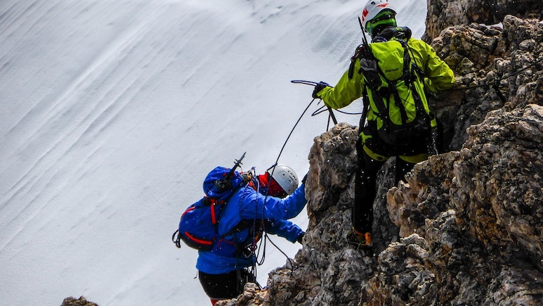 Mountaineers Trek To Recover Chinese Climber's Body From K2 Peak