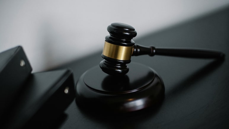 Chinese Mother, 90, Learns Law To Defend Her Son In Court Chinese Mother, 90, Learns Law To Defend Her Son In Court
