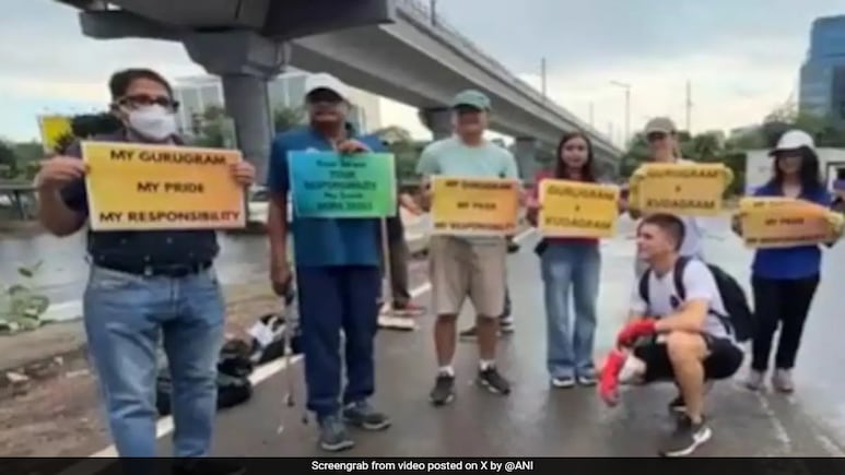 "India is amazing...": Foreign Nationals Launch Cleanliness Drive In Gurugram, Urge Sanitation "India is amazing...": Foreign Nationals Launch Cleanliness Drive In Gurugram, Urge Sanitation