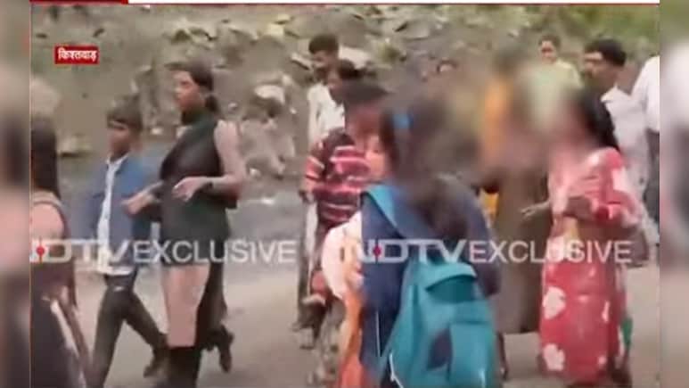 जम्मू कश्मीर के किश्तवाड़ में बारिश की वजह से बादल फटा, 10 लोगों की मौत की आशंका जम्मू कश्मीर के किश्तवाड़ में बारिश की वजह से बादल फटा, 10 लोगों की मौत की आशंका