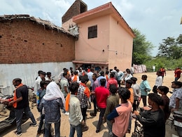 CG News: राज्यपाल के गोद लिए गांव में चमत्कारी इलाज का खेल, बीमारी से धर्म बदलने तक की सामने आई कहानी CG News: राज्यपाल के गोद लिए गांव में चमत्कारी इलाज का खेल, बीमारी से धर्म बदलने तक की सामने आई कहानी