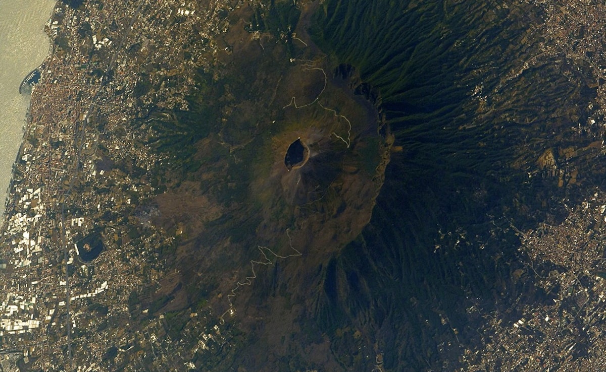 Mount Vesuvius is a famous active volcano located near Naples, Italy. Mount Vesuvius is a famous active volcano located near Naples, Italy.