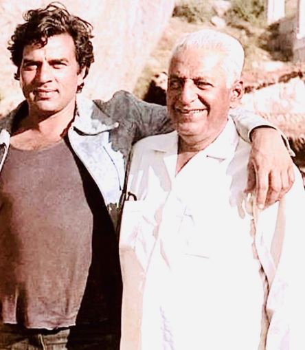 50 Years Of <i>Sholay</i>: Dharmendra Remembers Late Cinematographer Dwarka Divecha. See Pic