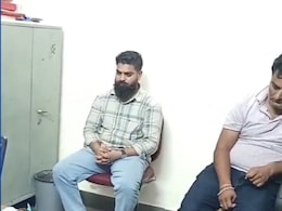 ACB Action: 30000 रुपये की रिश्वत लेते नगर परिषद का बाबू और दलाल गिरफ्तार, सभापति फरार ACB Action: 30000 रुपये की रिश्वत लेते नगर परिषद का बाबू और दलाल गिरफ्तार, सभापति फरार