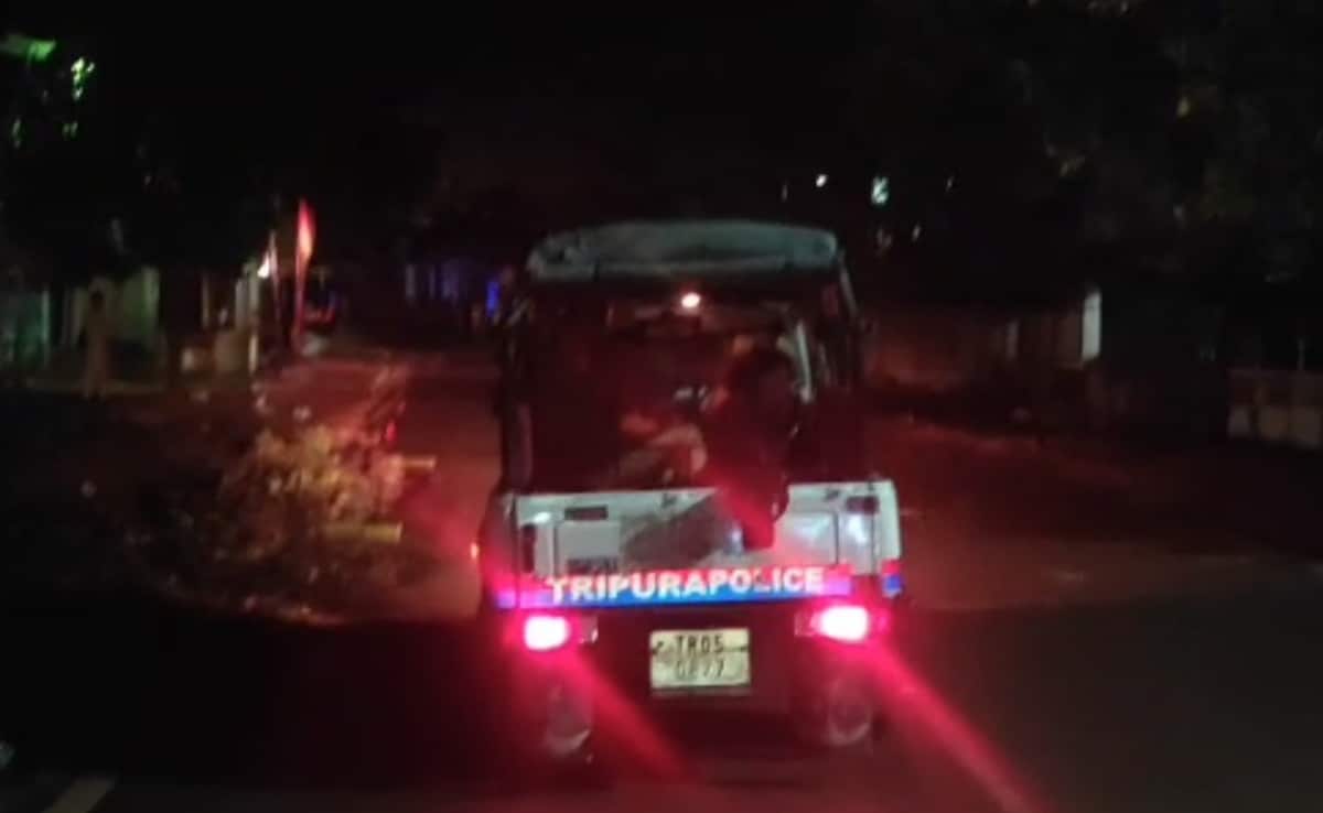 Моб вандализирана множество превозни средства и няколко души са ранени