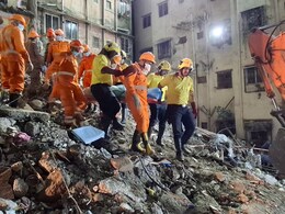 मुंबई के विरार इलाके में 4 मंजिला इमारत ढहने से 14 की मौत, कई अब भी दबे, रेस्क्यू ऑपरेशन जारी मुंबई के विरार इलाके में 4 मंजिला इमारत ढहने से 14 की मौत, कई अब भी दबे, रेस्क्यू ऑपरेशन जारी