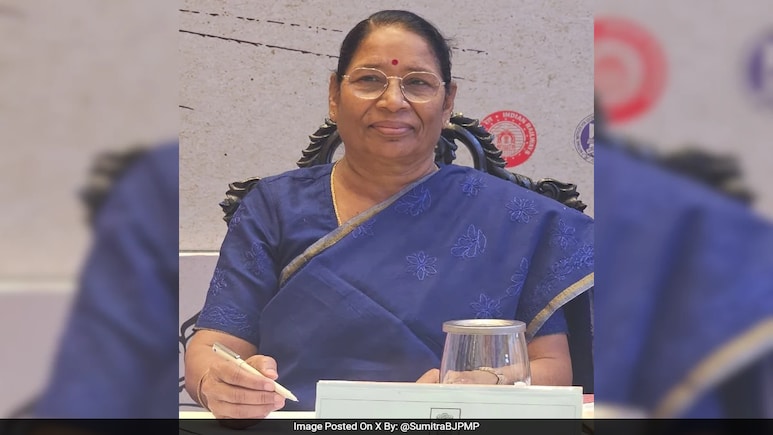 BJP Rajya Sabha MP Sumitra Balmik Stopped at Party Meeting, Argues with Police BJP Rajya Sabha MP Sumitra Balmik Stopped at Party Meeting, Argues with Police