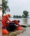 पंजाब की बाढ़ में से बेघर 200 परिवारों को इस एक्टर ने लिया गोद, ना ये सोनू सूद और ना ही अक्षय कुमार