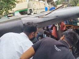 मेट्रो साइट से गिरी लोहे की रॉड युवक के सिर में घुसी, MMRDA ने जताया खेद, ठेकेदार पर 50 लाख का जुर्माना मेट्रो साइट से गिरी लोहे की रॉड युवक के सिर में घुसी, MMRDA ने जताया खेद, ठेकेदार पर 50 लाख का जुर्माना