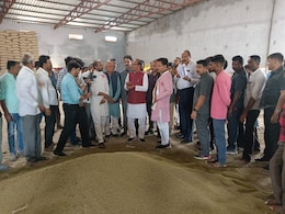 रायसेन में मूंग के साथ नमी और कचरा भी तौल रहा था संचालक, शिवराज सिंह ने कही कार्रवाई की बात