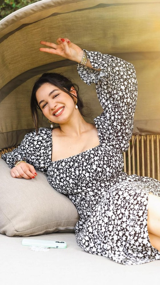 Sara Tendulkar Nails Casual Fashion