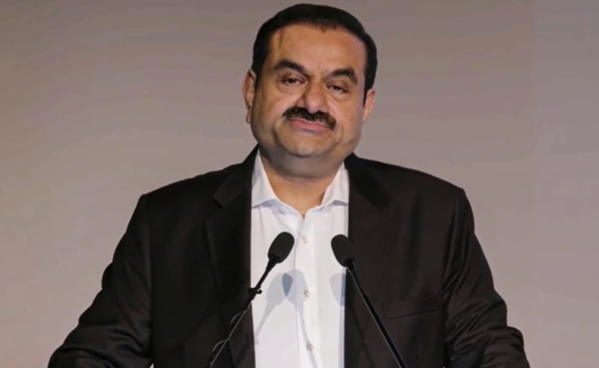 गौतम अदाणी ने कहा कि राजीव गांधी और पीवी नरसिम्महा राव की सरकार में ऐसा अवसर मिला जो किसी को जीवन में एक बार ही मिलते हैं. गौतम अदाणी ने कहा कि राजीव गांधी और पीवी नरसिम्महा राव की सरकार में ऐसा अवसर मिला जो किसी को जीवन में एक बार ही मिलते हैं.