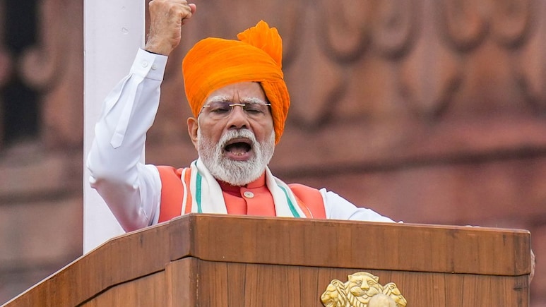 लाल किल्ल्यावरून केलेल्या भाषणात पहिल्यांदाच RSS चा उल्लेख, संघाबद्दल पंतप्रधान नरेंद्र मोदी काय म्हणाले ?