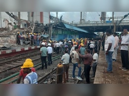 कटक रेलवे स्टेशन पर हुआ हादसा, प्लेटफॉर्म की छत का एक हिस्सा गिरा कटक रेलवे स्टेशन पर हुआ हादसा, प्लेटफॉर्म की छत का एक हिस्सा गिरा