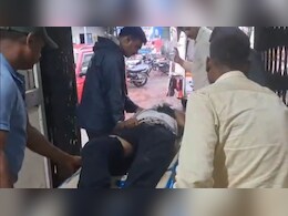 रात के वक्त ट्रेन से गिर गए सेना के जवान, घंटों पटरियों के बीच पड़े रहे, 3-4 ट्रेनें गुजरीं फिर भी बच गई जान रात के वक्त ट्रेन से गिर गए सेना के जवान, घंटों पटरियों के बीच पड़े रहे, 3-4 ट्रेनें गुजरीं फिर भी बच गई जान