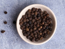 सुबह खाली पेट काली मिर्च का पानी पीने से क्या फायदे होते हैं?