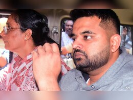 देवेगौड़ा का पोता रेप केस में दोषी करार, कोर्ट का फैसला सुन रोने लगा पूर्व JDS सांसद रेवन्ना देवेगौड़ा का पोता रेप केस में दोषी करार, कोर्ट का फैसला सुन रोने लगा पूर्व JDS सांसद रेवन्ना