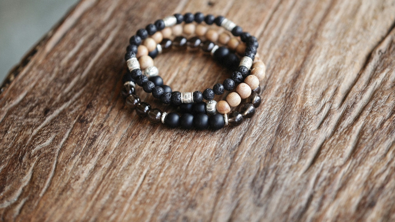 Get the most trendy bracelets for men and women to wear with any outfit