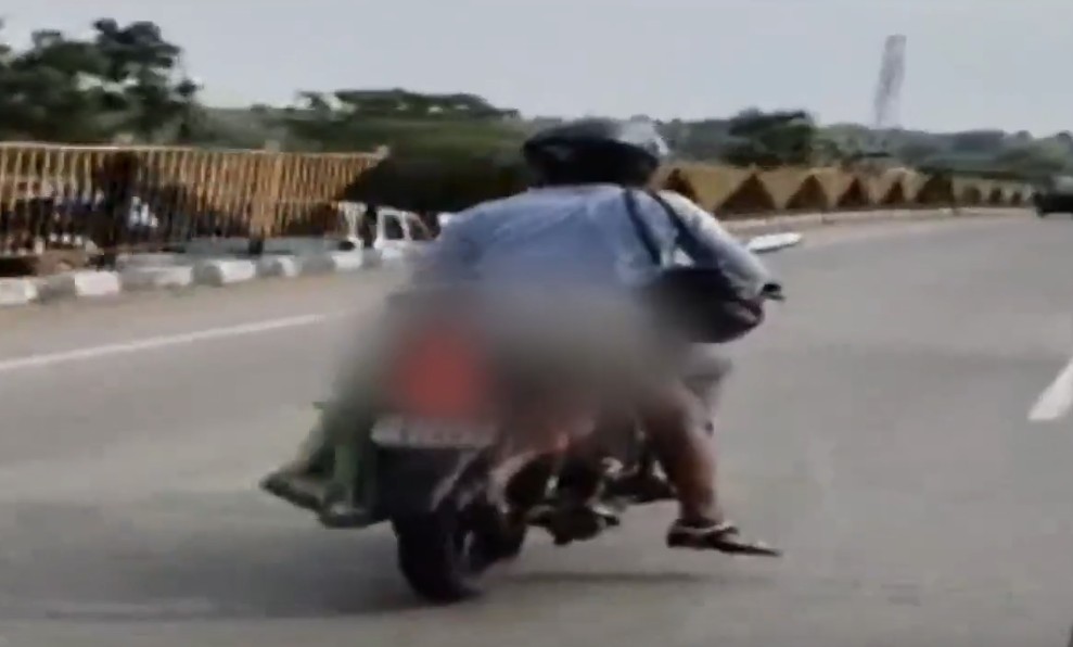 Man Carries Dead Wife On Bike After Cry For Help Goes Unnoticed In Nagpur