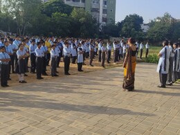 स्कूल में बच्चियों से छेड़खानी करता था टीचर, पत्नी ने शिक्षा विभाग में कर दी शिकायत, फिर... स्कूल में बच्चियों से छेड़खानी करता था टीचर, पत्नी ने शिक्षा विभाग में कर दी शिकायत, फिर...