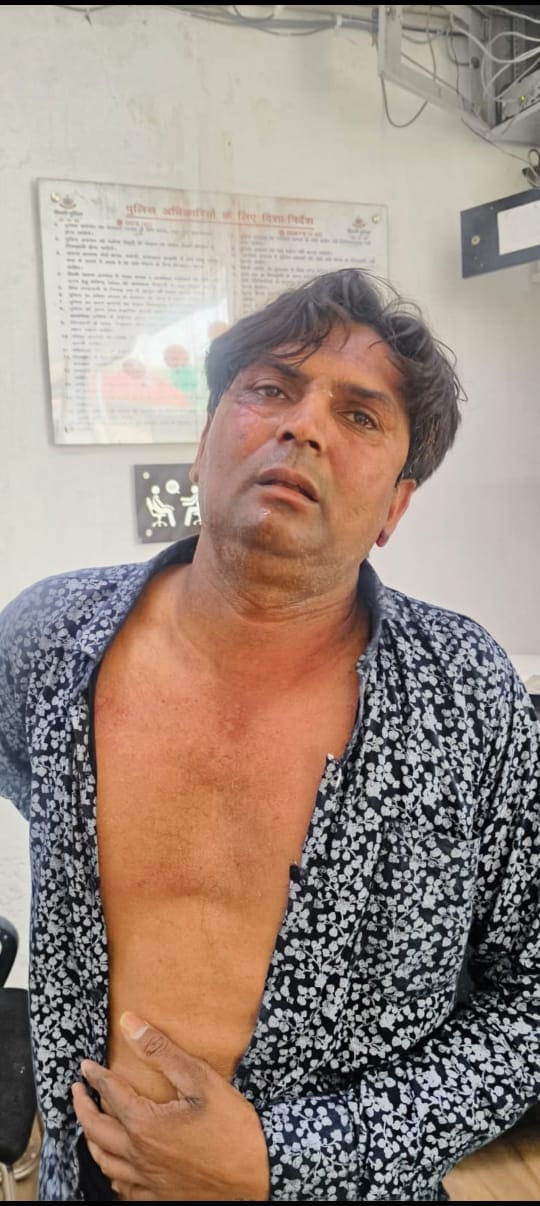 दिल्ली की सीएम रेखा गुप्ता पर हमला करने वाला दिल्ली की सीएम रेखा गुप्ता पर हमला करने वाला
