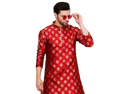 नवरात्रि पर खुद को देना चाहते हैं ट्रेडिशनल टच, ये Men&#039;s Outfit हो सकते हैं आपके लिए परफेक्ट ऑप्शन