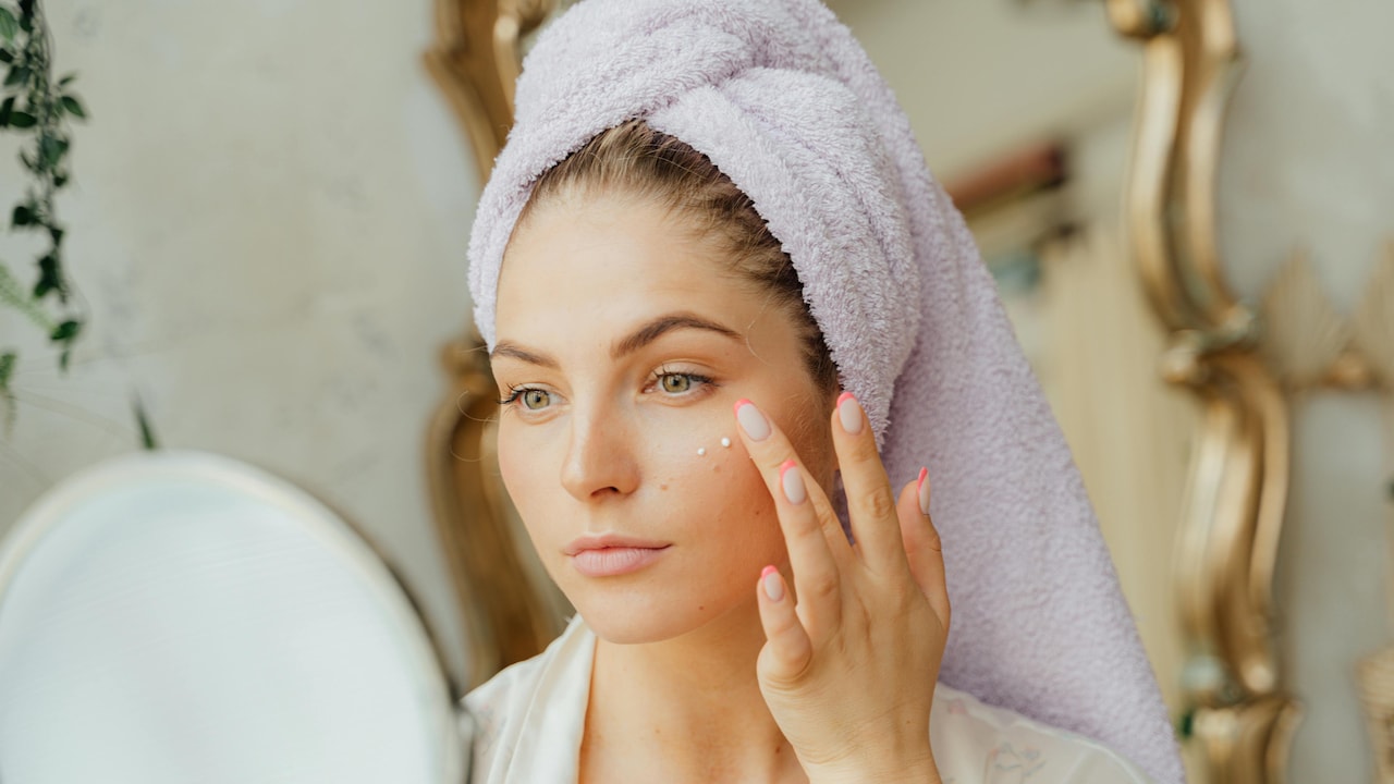 It is a mid-range budget sunscreen which although is expensive but provides an array of benefits; 