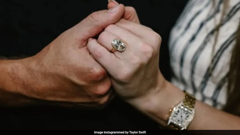 "Elegant, Timeless, Classy": Swifties Gush Over Taylor Swift's Massive Engagement Ring "Elegant, Timeless, Classy": Swifties Gush Over Taylor Swift's Massive Engagement Ring