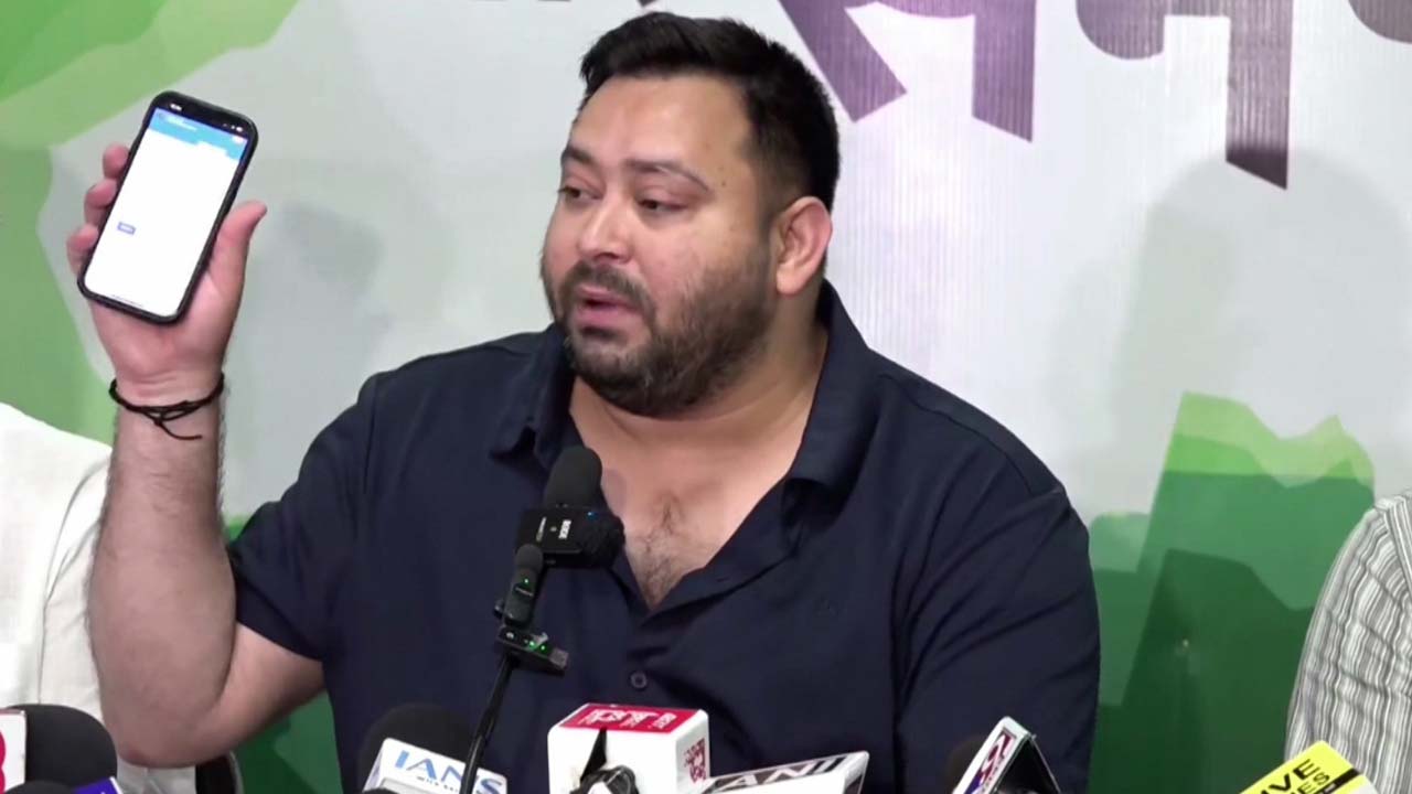 A Fact-Check From Poll Body After Tejashwi Yadav's "Name Missing" Claim