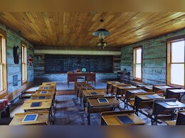 Nagpur News : ना शाळेची इमारत, ना विद्यार्थी, ना शिक्षक; तरीही 2 वर्षे सुरू होती शाळा, काय आहे भयंकर प्रकार? 