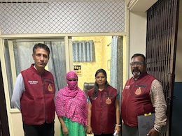 दिल्ली में भाभी की हत्या कर फरार हो गई थी महिला, पुलिस ने 5 साल बाद किया गिरफ्तार दिल्ली में भाभी की हत्या कर फरार हो गई थी महिला, पुलिस ने 5 साल बाद किया गिरफ्तार