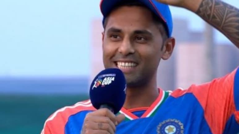 india vs oman: 'मैं रोहित जैसा...', कप्तान सूर्यकुमार यादव ने टॉस के समय कर दिया कुछ ऐसा, मजेदार वीडियो वायरल india vs oman: 'मैं रोहित जैसा...', कप्तान सूर्यकुमार यादव ने टॉस के समय कर दिया कुछ ऐसा, मजेदार वीडियो वायरल