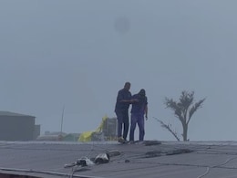 Maharashtra News: ट्रांसफर करो, वरना आत्महत्या कर लूंगा... जब सरकारी कर्मचारी चढ़ गया बस स्टैंड पर Maharashtra News: ट्रांसफर करो, वरना आत्महत्या कर लूंगा... जब सरकारी कर्मचारी चढ़ गया बस स्टैंड पर