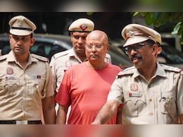On Delhi Sleaze Baba's Phone: Pics With Air Hostesses, Profile Pic Screenshots On Delhi Sleaze Baba's Phone: Pics With Air Hostesses, Profile Pic Screenshots
