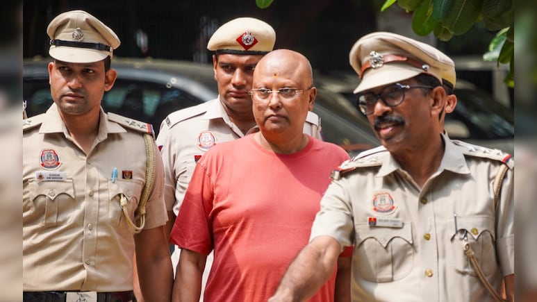 Exclusive: मैं लकी थी कि बाबा के जाल में नहीं फंसी... चैतन्यानंद को लेकर NDTV पर छात्रा का बड़ा खुलासा Exclusive: मैं लकी थी कि बाबा के जाल में नहीं फंसी... चैतन्यानंद को लेकर NDTV पर छात्रा का बड़ा खुलासा