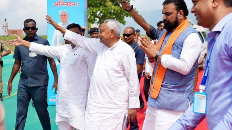 राजनीतिक हलचल: कभी मुख्यमंत्री पद के दावेदार रहे राजेंद्र सिंह और मनीष वर्मा को नहीं मिला टिकट राजनीतिक हलचल: कभी मुख्यमंत्री पद के दावेदार रहे राजेंद्र सिंह और मनीष वर्मा को नहीं मिला टिकट