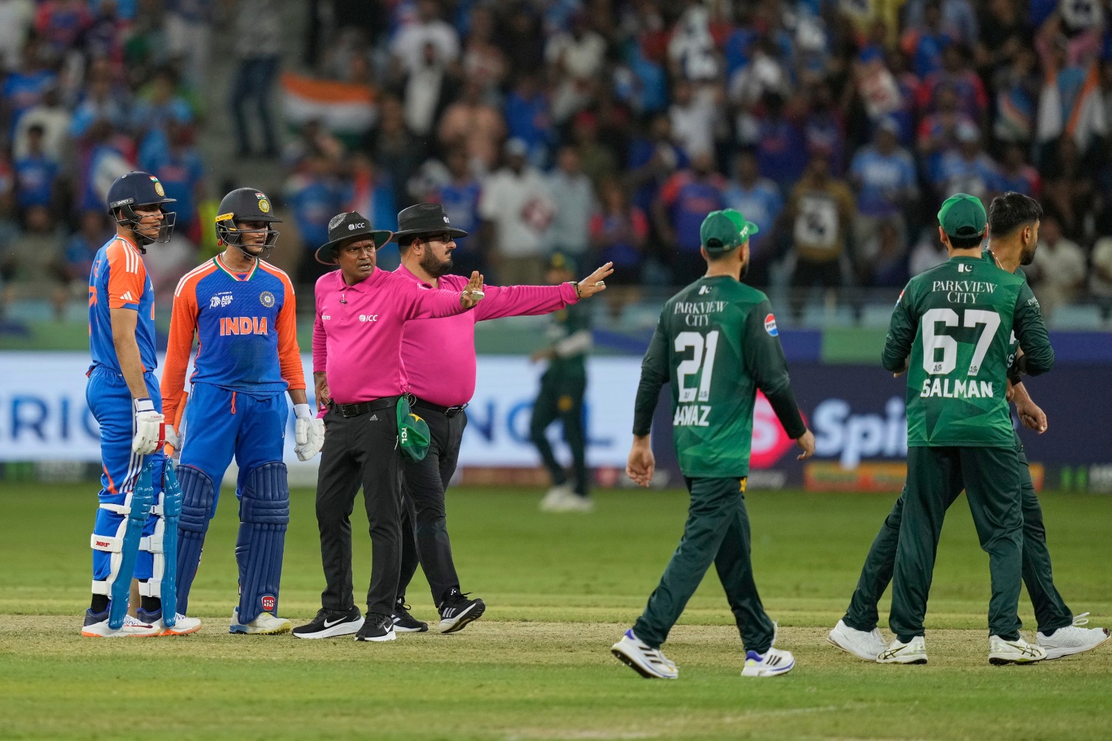 IND vs PAK: हारिस रऊफ के साथ हुई गरमा-गरमी पर अभिषेक शर्मा और शुभमन गिल ने ऐसे दिया मुंहतोड़ जवाब