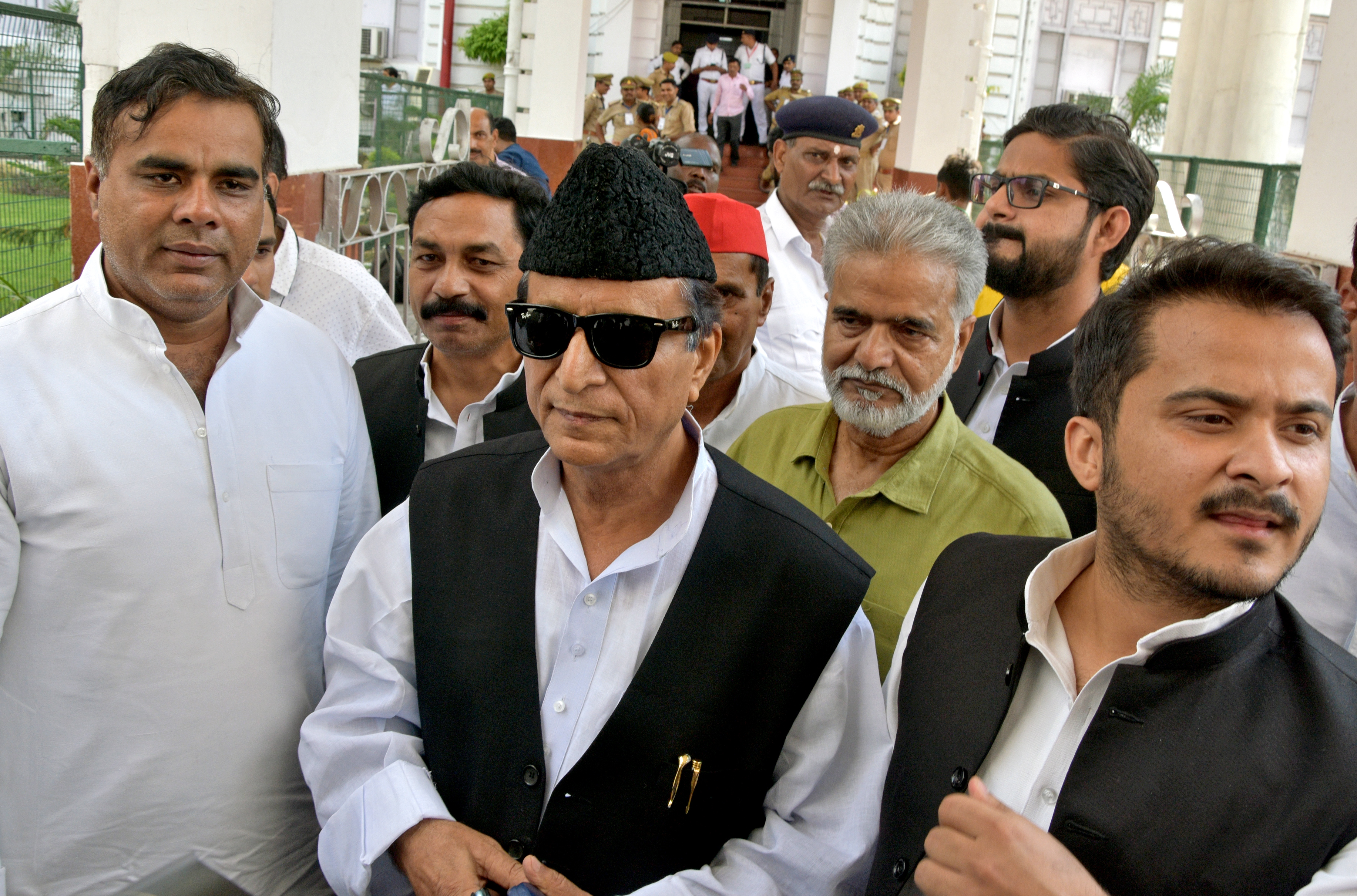 बसपा में शामिल होने की अटकलों पर आजम खान ने दिया जवाब, अखिलेश यादव का भी आया रिएक्शन