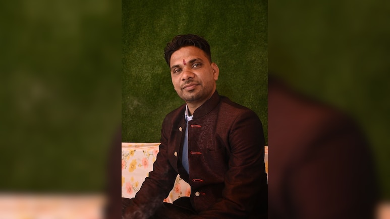 युवक की टूटी सगाई, हो गया इतना डिप्रेस कि ब्लेड से गला काटकर कर ली आत्महत्या